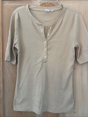 GAP Ribbed Henley Short Sleeve Top in Taupe